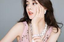 迪丽热巴无ps照片,天然美颜令人惊叹